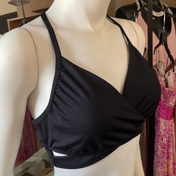 Victoria’s Secret Sport Bra Pink Ultimate Lightly Lined Removable Padding NEW - Picture 5 of 11